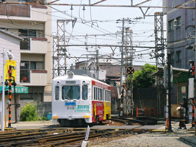 専用軌道を加速していく天王寺駅前行き５０３号